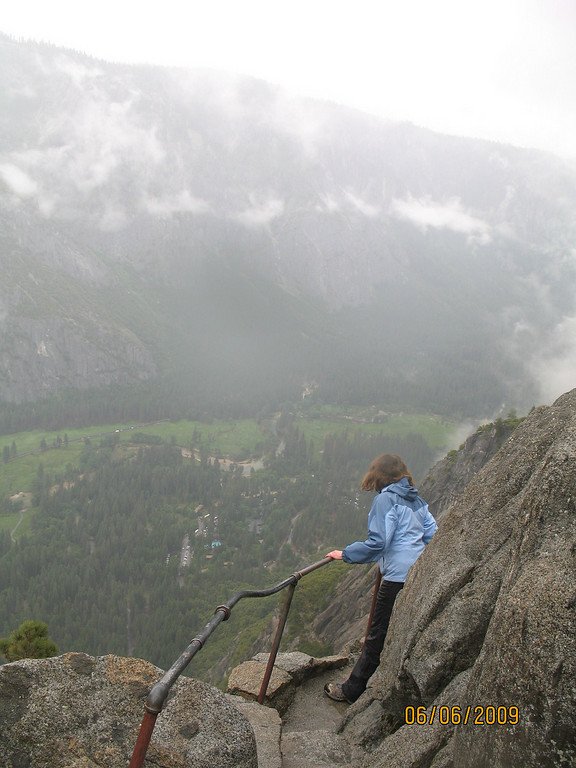 yosemitecreek9.jpg