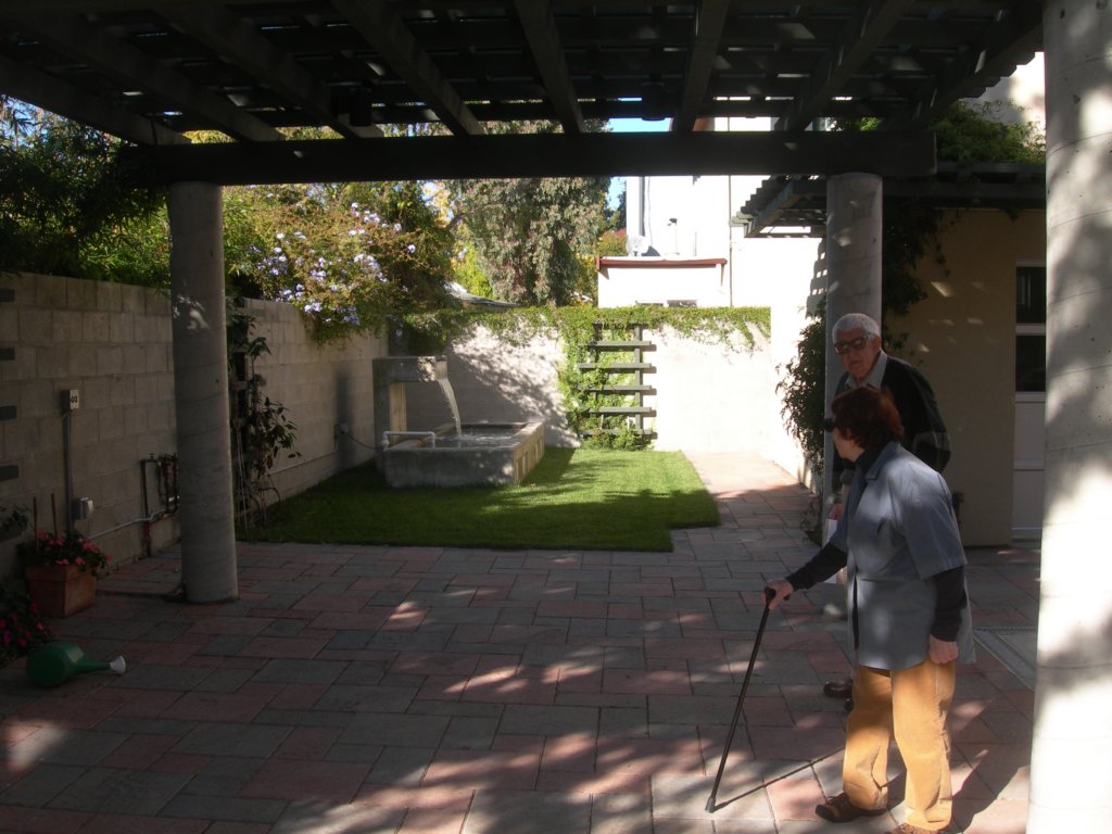familyvisit122.jpg